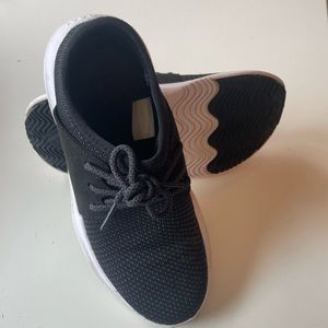 Vessi Everyday Sneaker size 6
